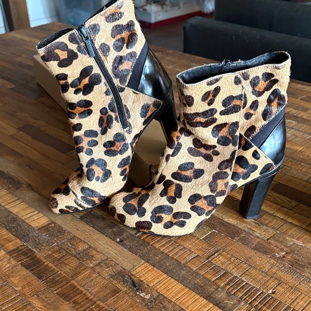 Tsubo Leopard Print Heeled Boots with Black leather Details